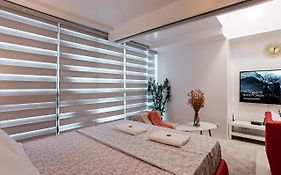 1Br Suite In Uptown Bgc